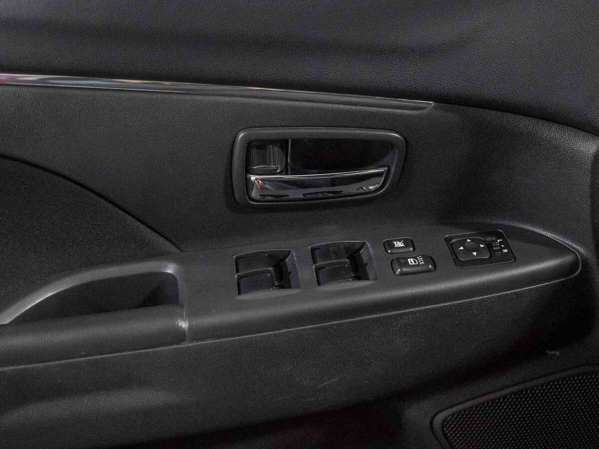 Купить Mitsubishi ASX с пробегом. Фото: #11