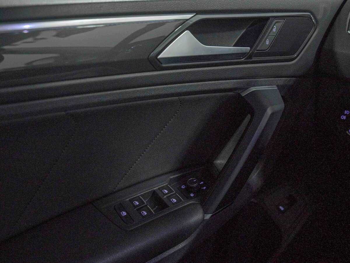 Купить Volkswagen Tiguan с пробегом. Фото: #10