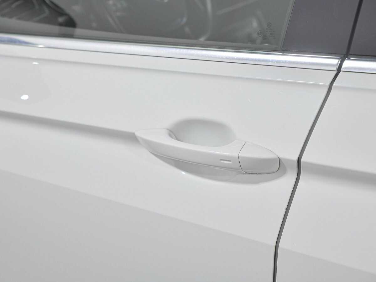 Купить Volkswagen Tiguan с пробегом. Фото: #18