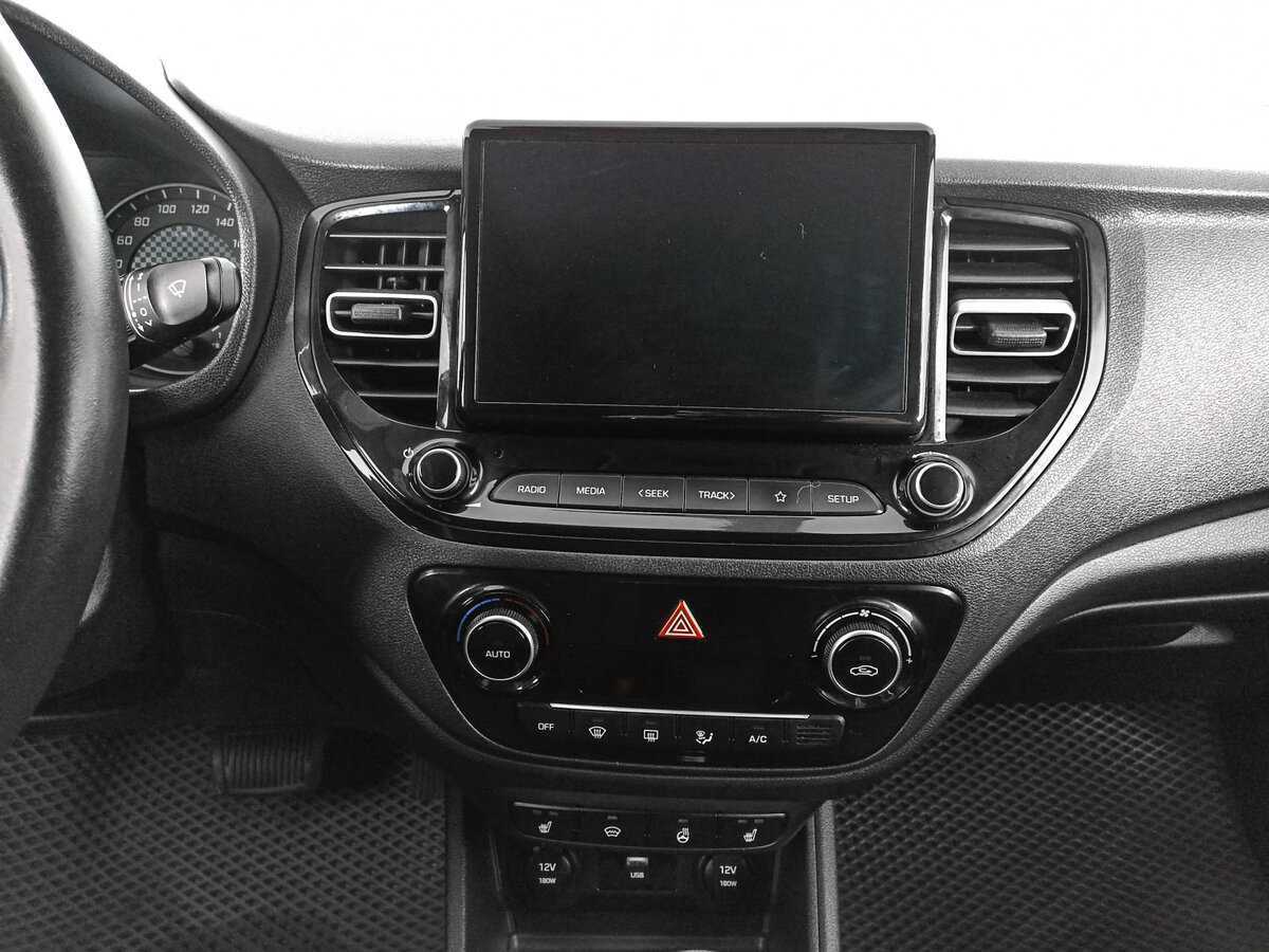 Купить Hyundai Solaris с пробегом. Фото: #11