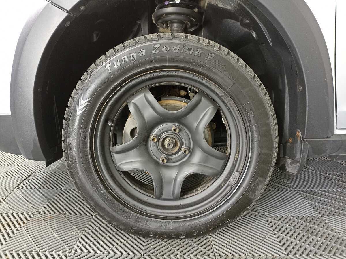 Купить Renault Sandero с пробегом. Фото: #17