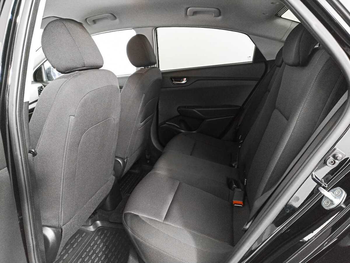 Купить Hyundai Solaris с пробегом. Фото: #11