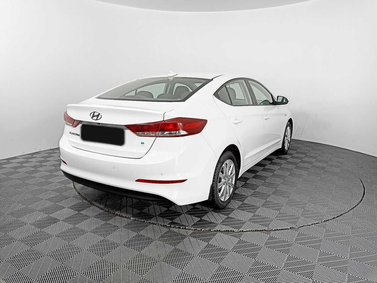 Купить Hyundai Elantra с пробегом. Фото: #4