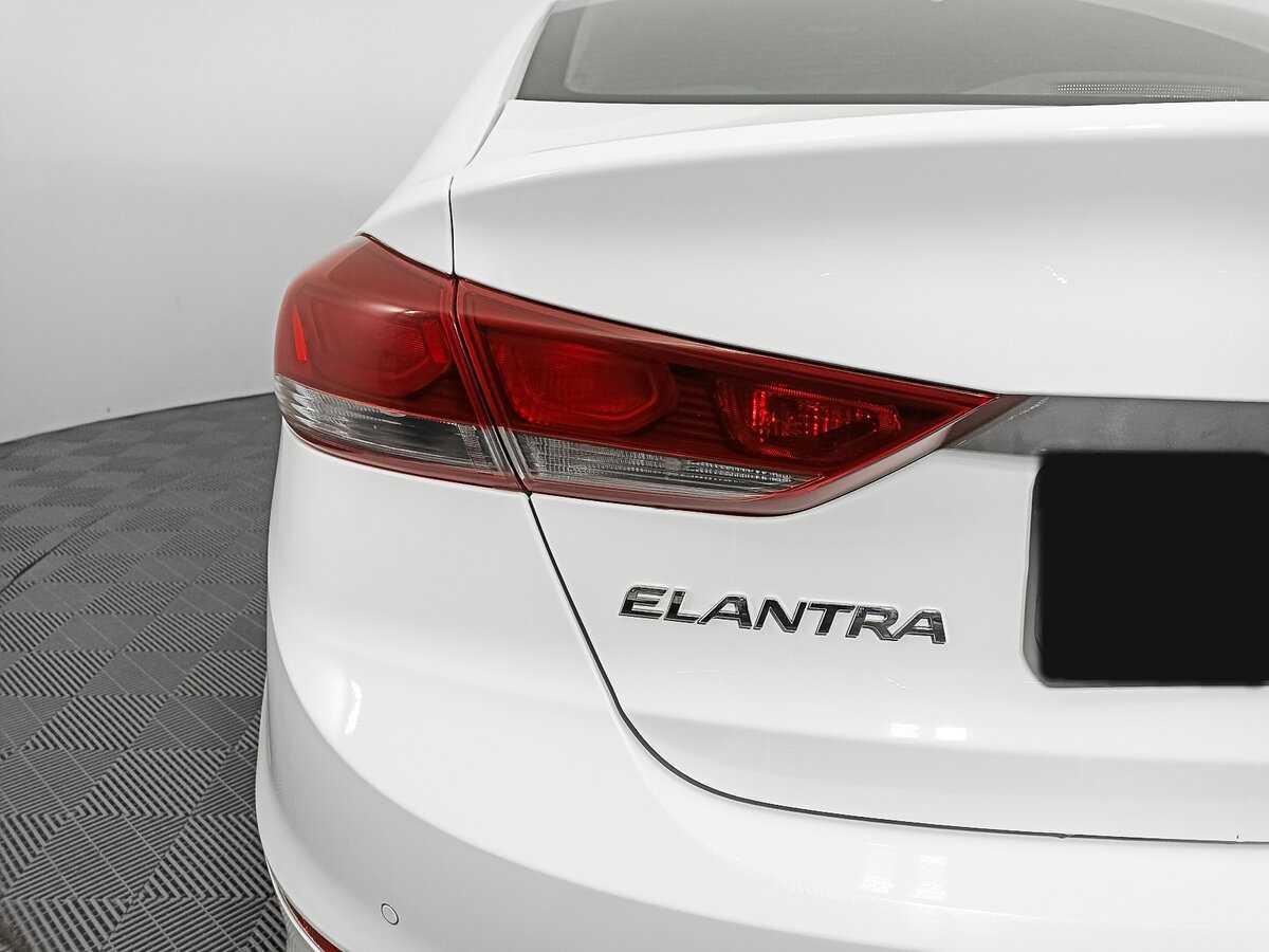 Купить Hyundai Elantra с пробегом. Фото: #8