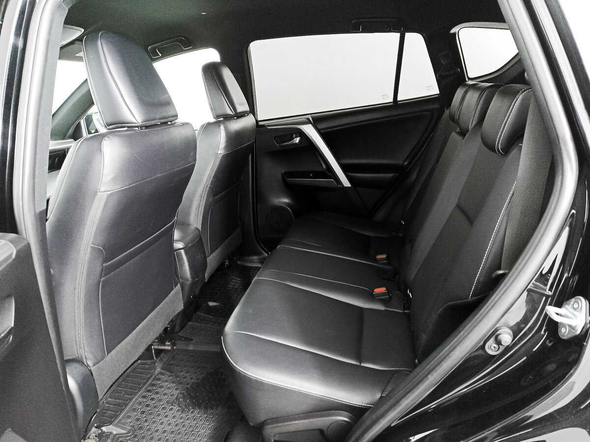 Купить Toyota RAV4 с пробегом. Фото: #8