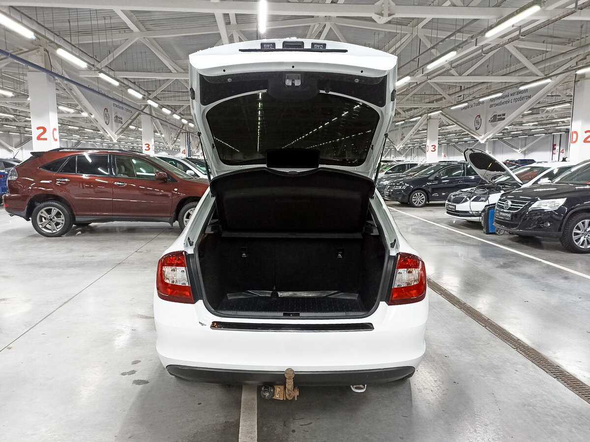 Купить Skoda Rapid с пробегом. Фото: #9