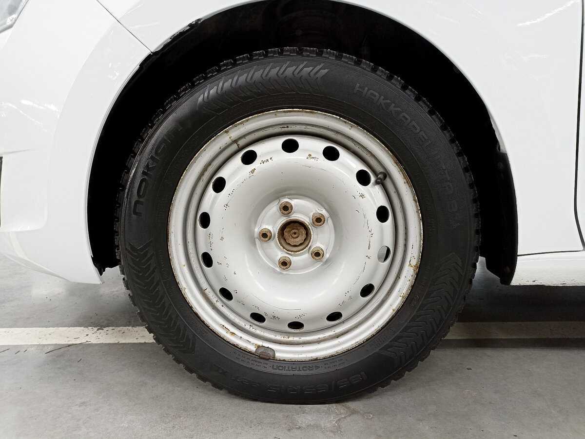 Купить Skoda Rapid с пробегом. Фото: #17