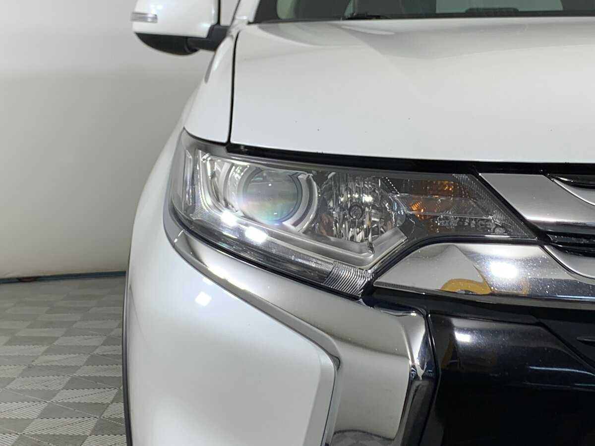 Купить Mitsubishi Outlander с пробегом. Фото: #9