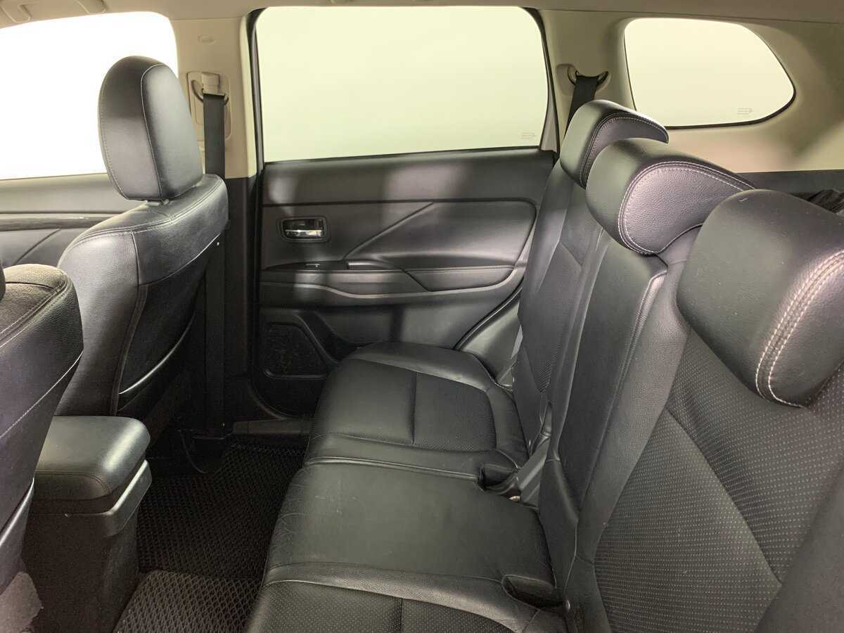 Купить Mitsubishi Outlander с пробегом. Фото: #18