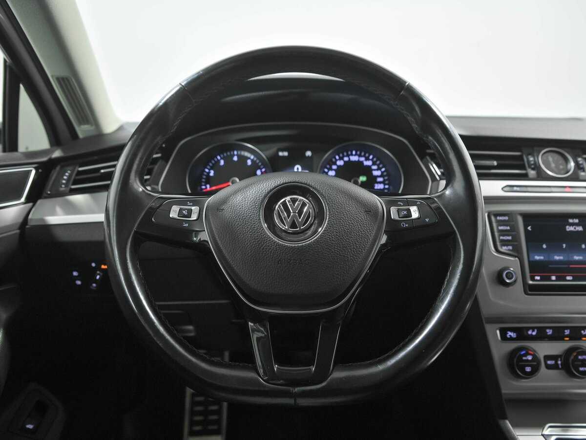Купить Volkswagen Passat с пробегом. Фото: #7