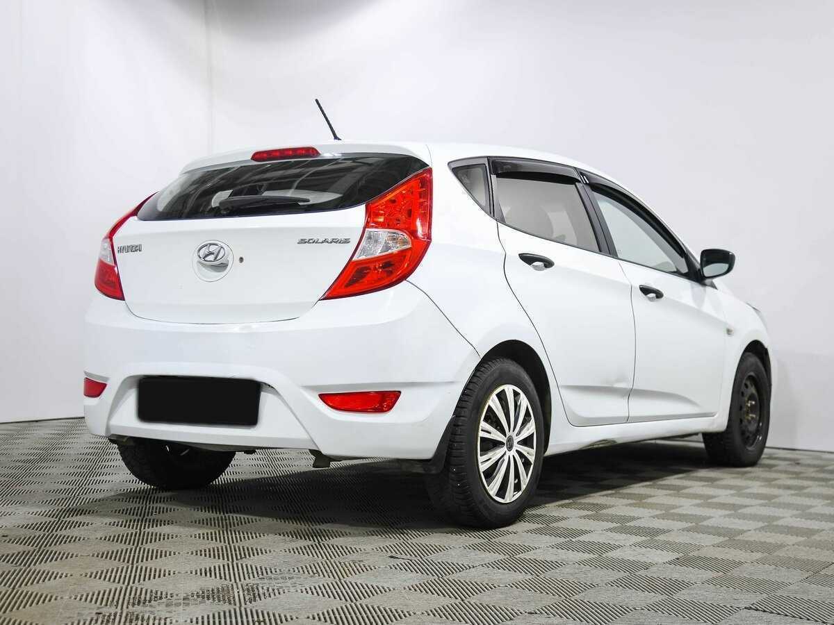 Купить Hyundai Solaris с пробегом. Фото: #3