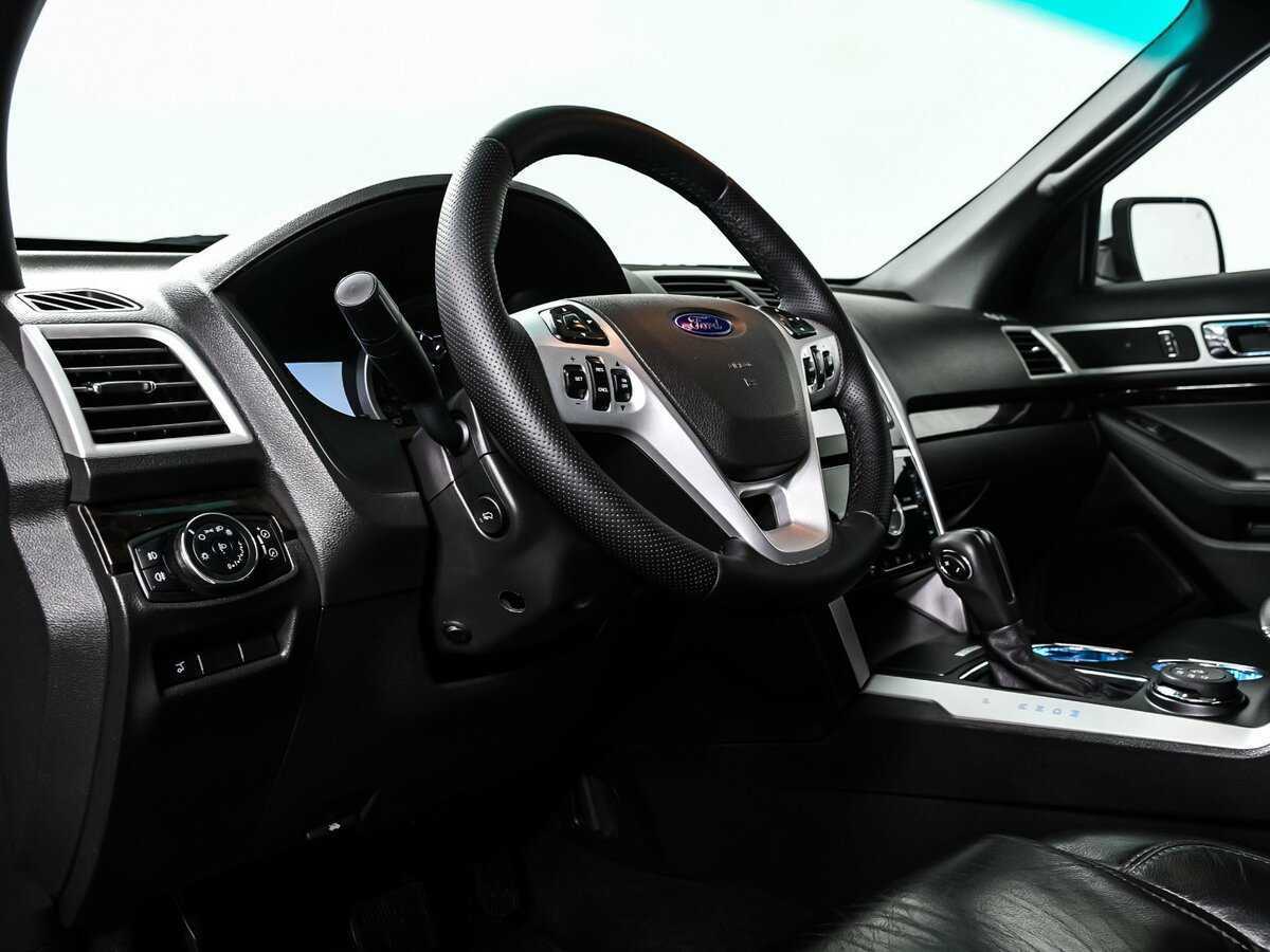 Купить Ford Explorer с пробегом. Фото: #11