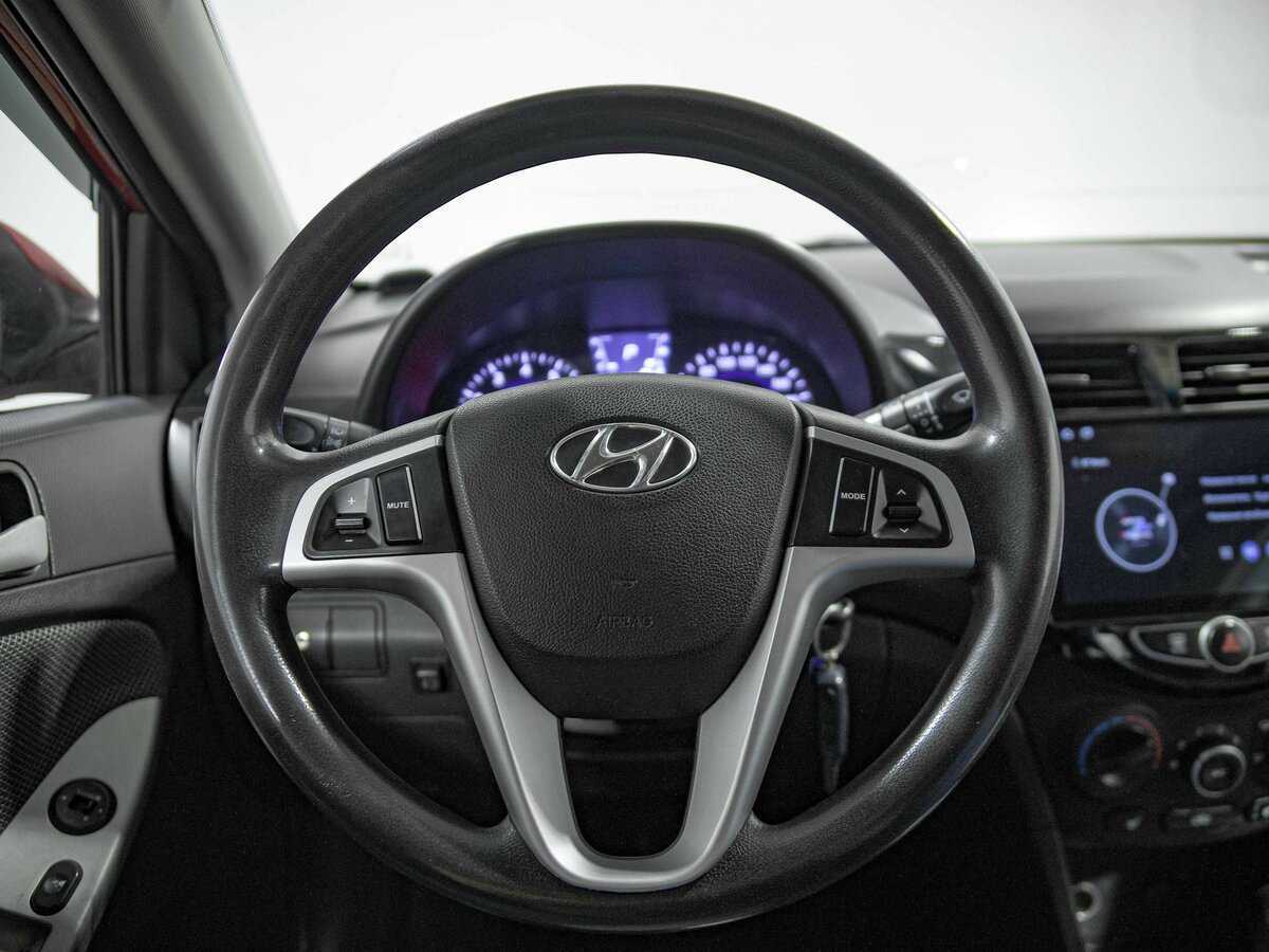 Купить Hyundai Solaris с пробегом. Фото: #6