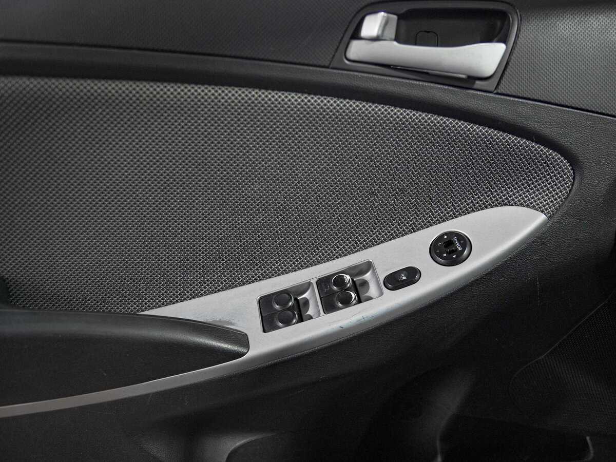 Купить Hyundai Solaris с пробегом. Фото: #9