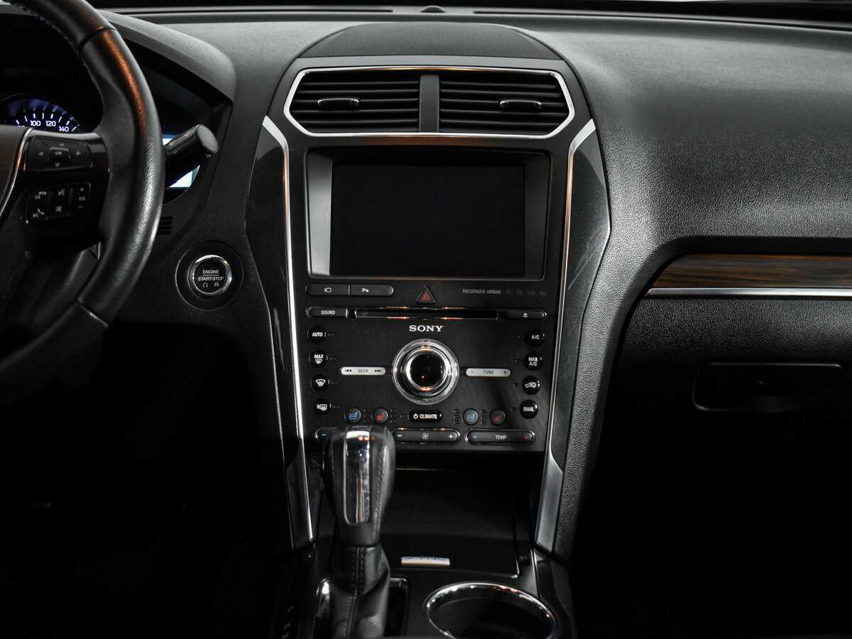 Купить Ford Explorer с пробегом. Фото: #18