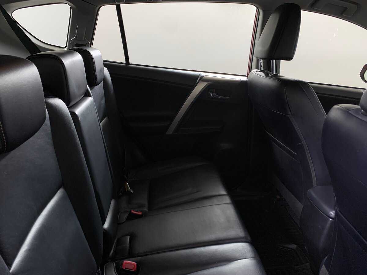 Купить Toyota RAV4 с пробегом. Фото: #17