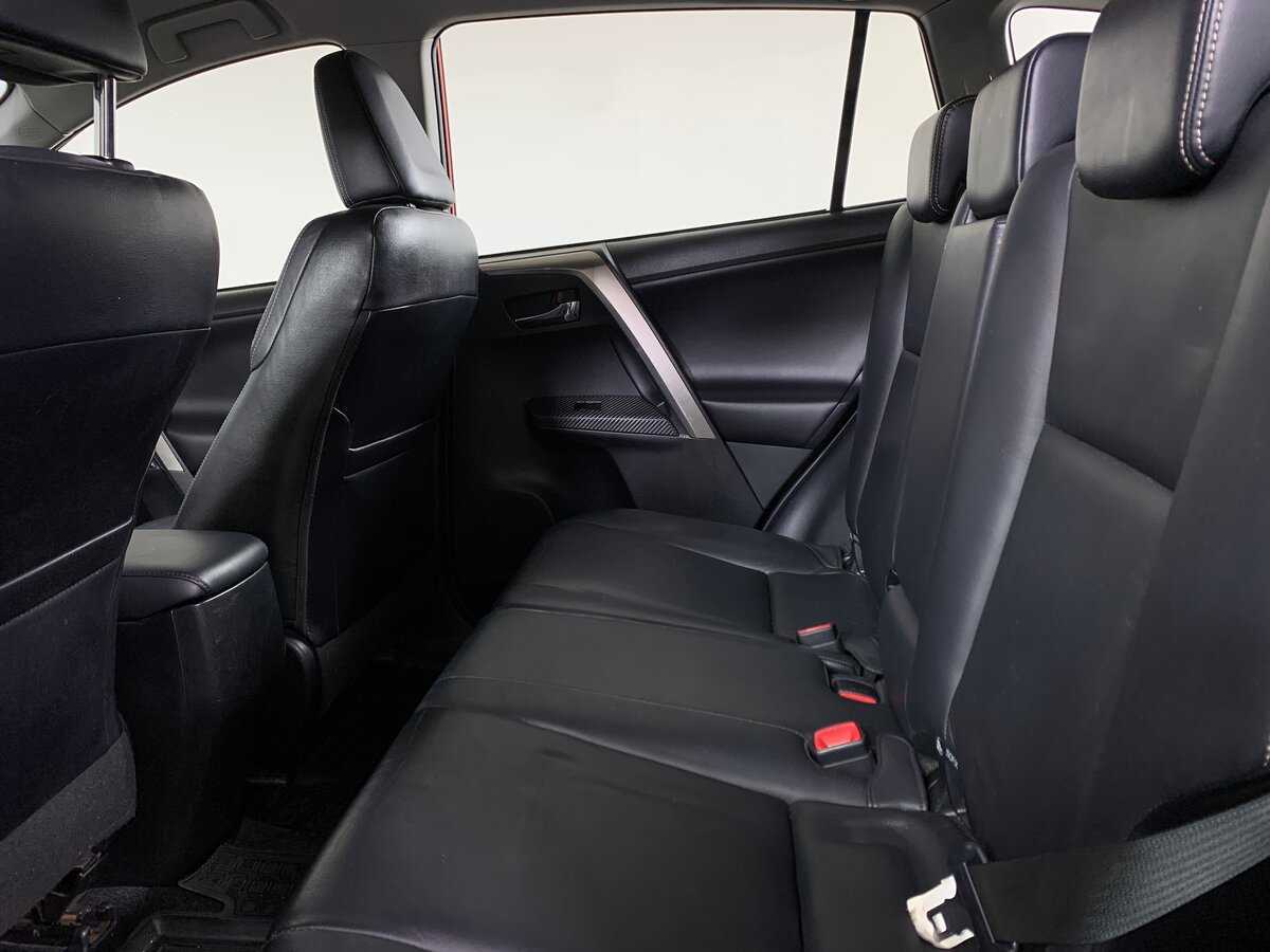Купить Toyota RAV4 с пробегом. Фото: #18