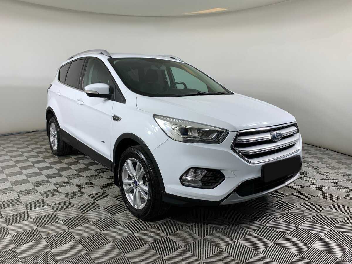 Купить Ford Kuga с пробегом. Фото: #2