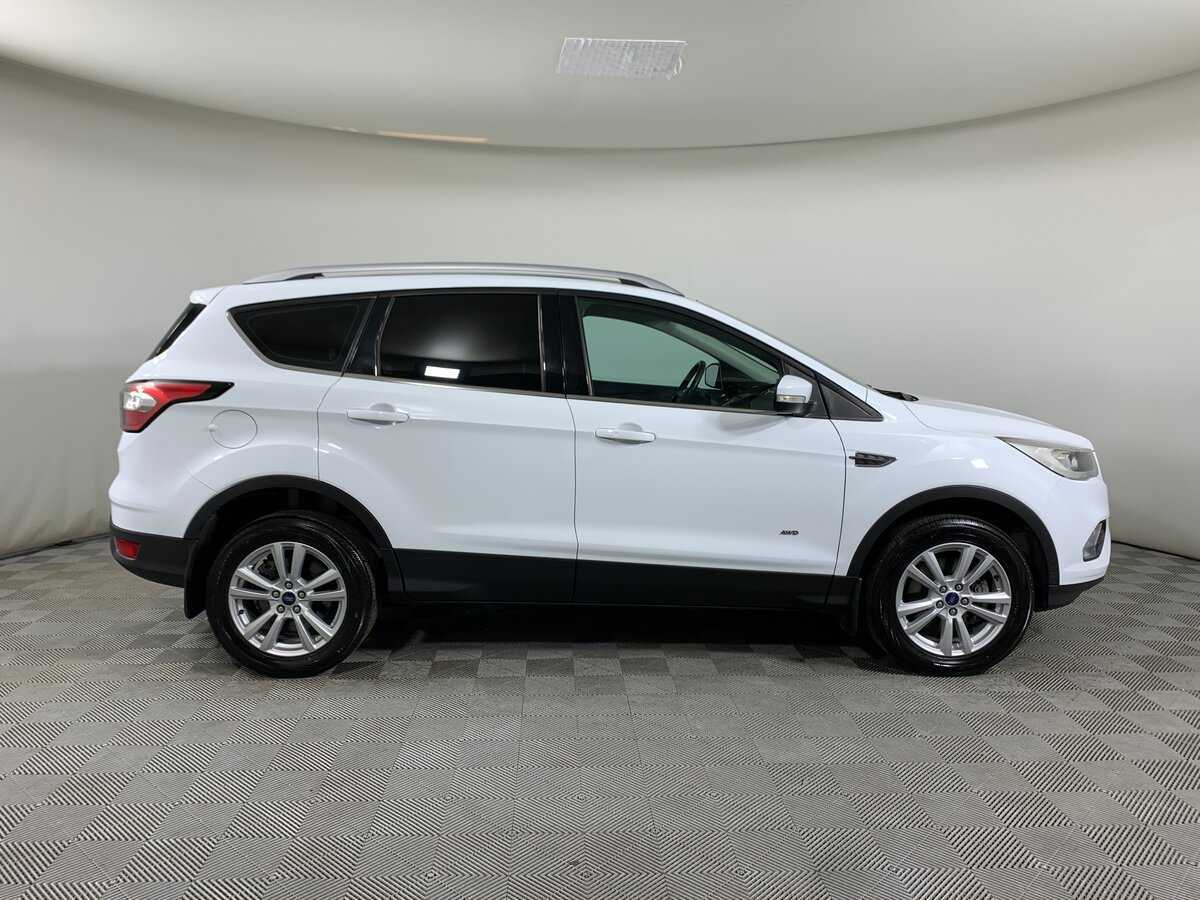 Купить Ford Kuga с пробегом. Фото: #3