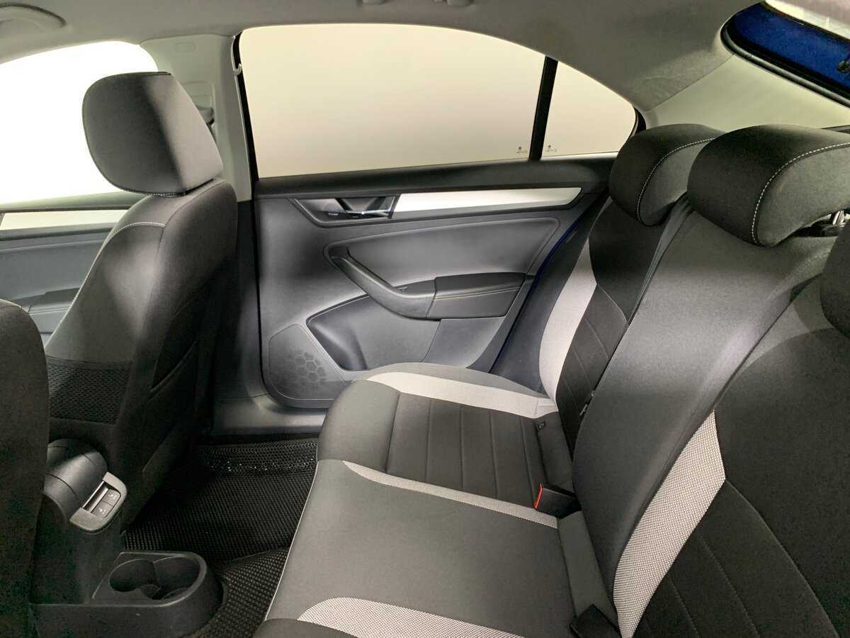 Купить Skoda Rapid с пробегом. Фото: #18