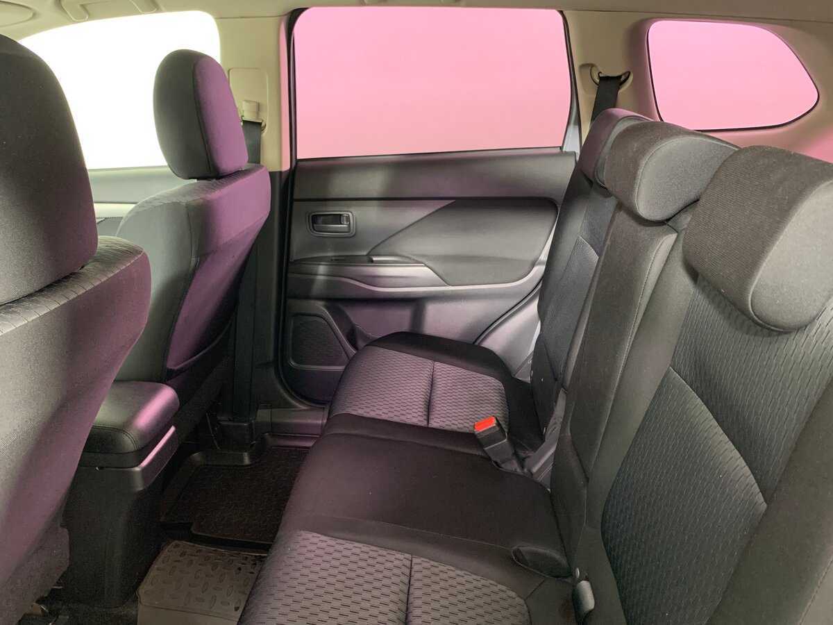 Купить Mitsubishi Outlander с пробегом. Фото: #18