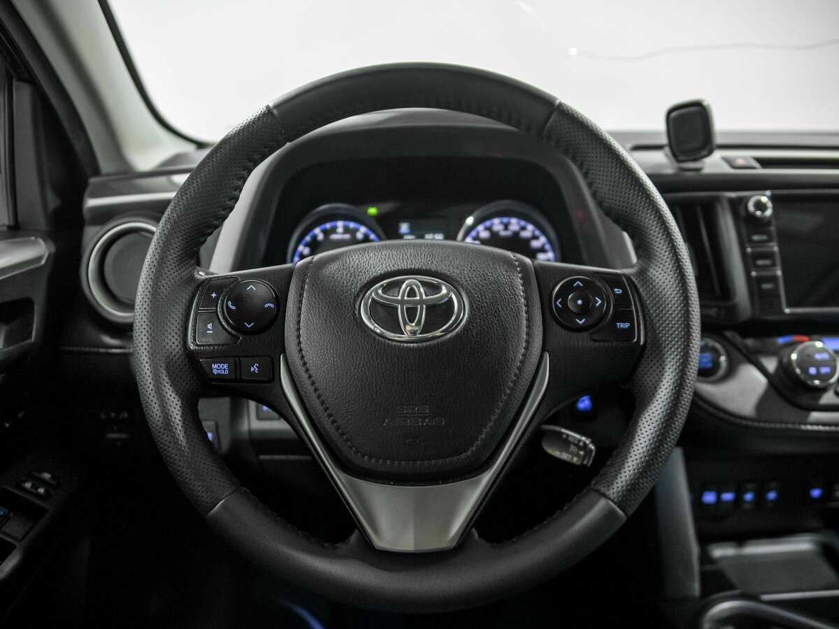 Купить Toyota RAV4 с пробегом. Фото: #8