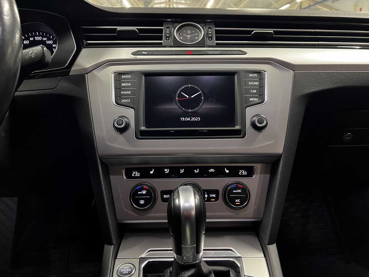 Купить Volkswagen Passat с пробегом. Фото: #14