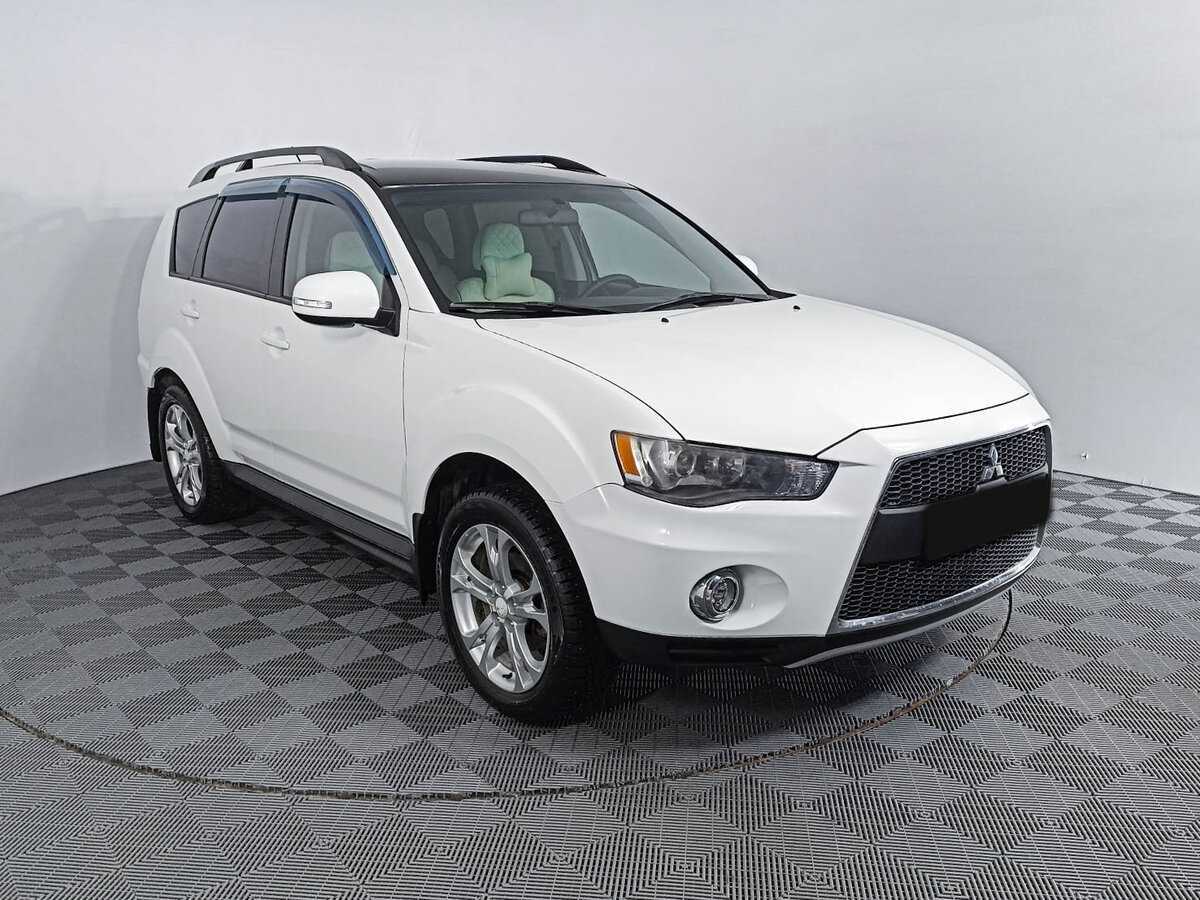 Купить Mitsubishi Outlander с пробегом. Фото: #2