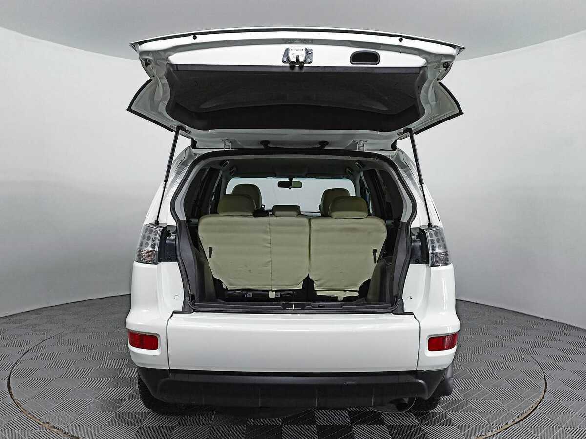 Купить Mitsubishi Outlander с пробегом. Фото: #9