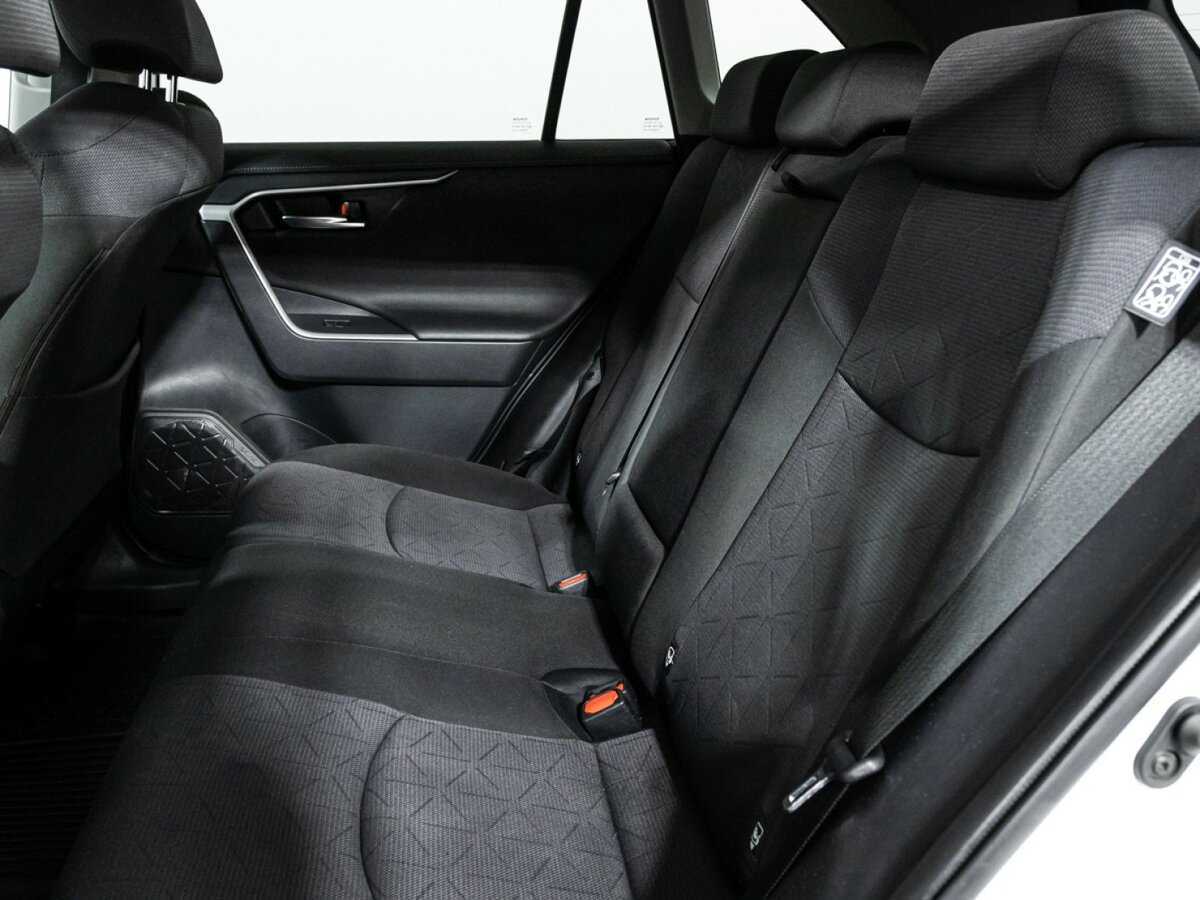 Купить Toyota RAV4 с пробегом. Фото: #9