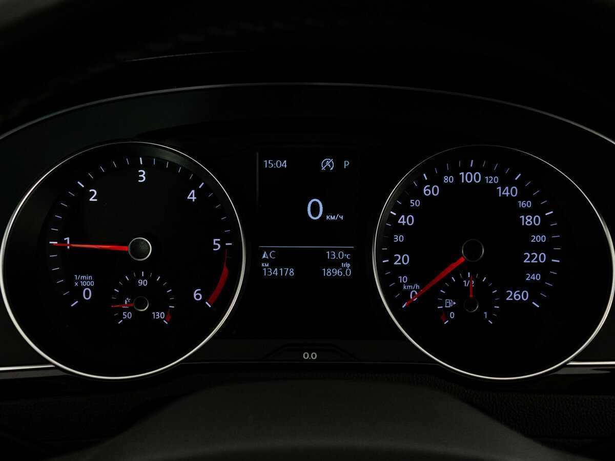 Купить Volkswagen Passat с пробегом. Фото: #23