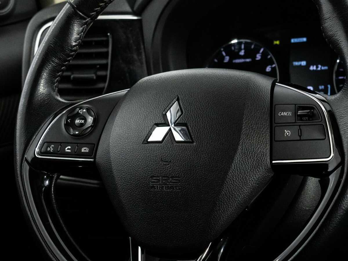 Купить Mitsubishi Outlander с пробегом. Фото: #11