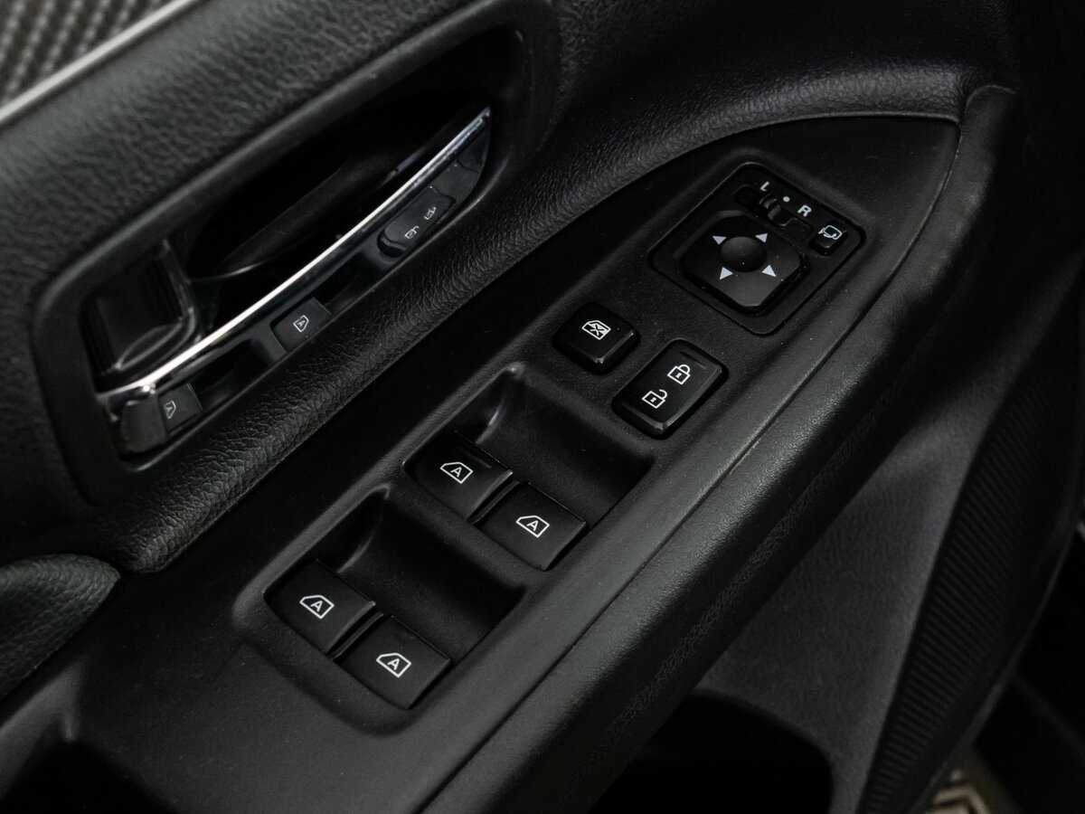 Купить Mitsubishi Outlander с пробегом. Фото: #17