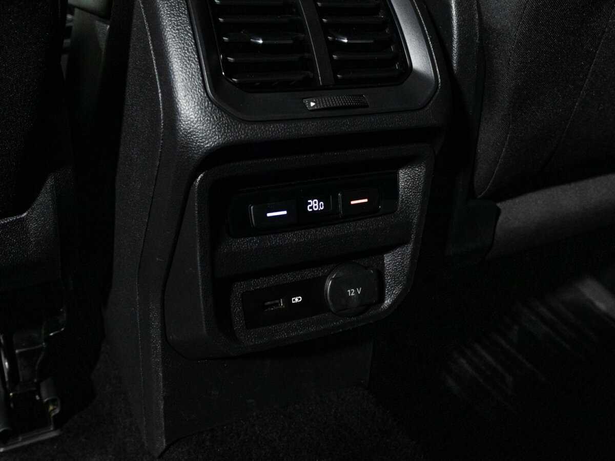 Купить Volkswagen Tiguan с пробегом. Фото: #19