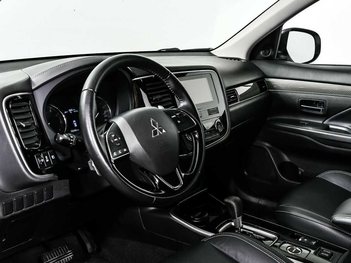 Купить Mitsubishi Outlander с пробегом. Фото: #9