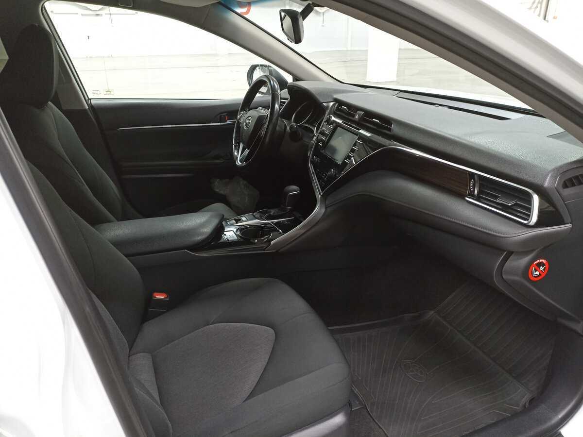 Купить Toyota Camry с пробегом. Фото: #10
