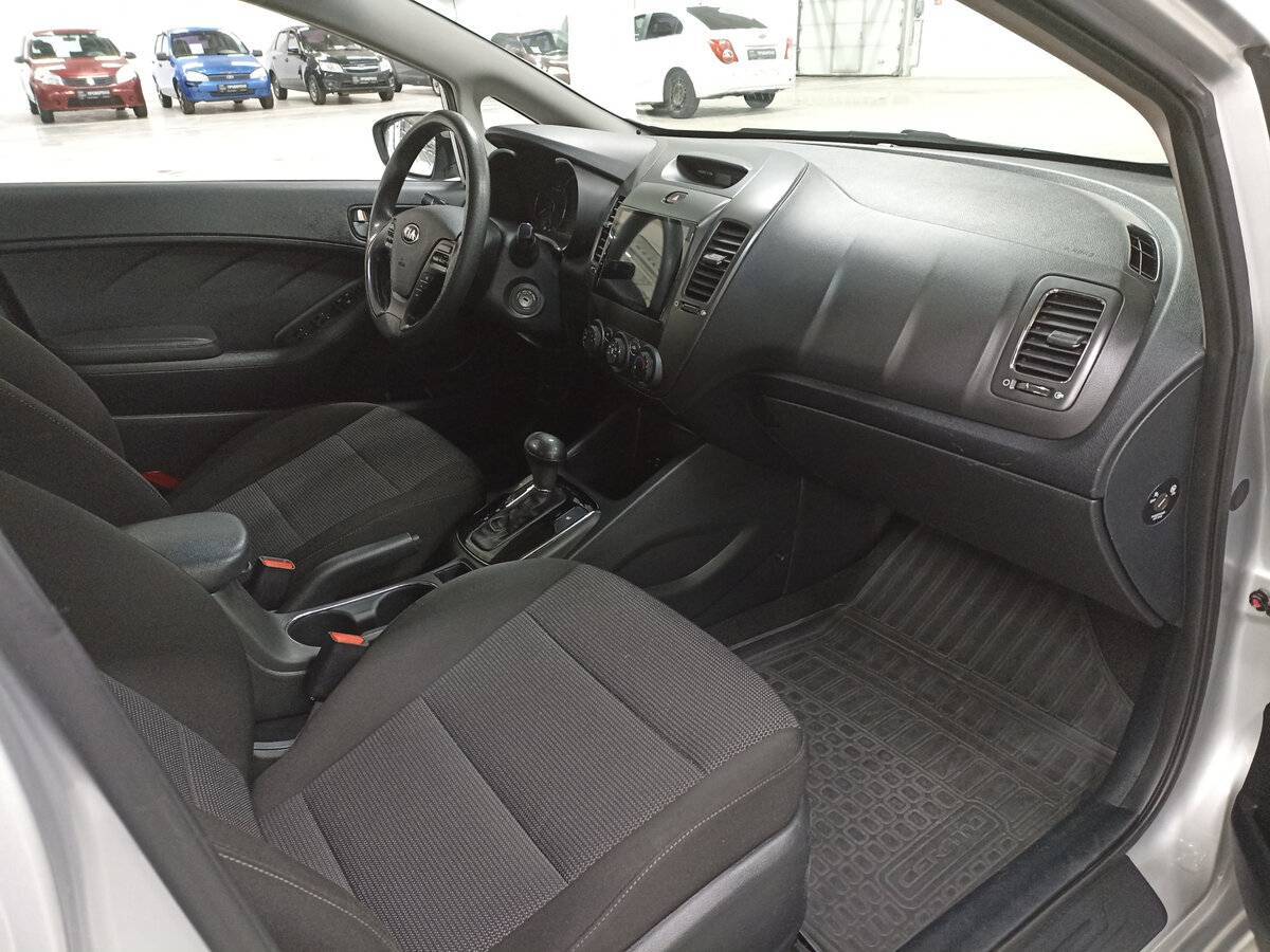 Купить Kia Cerato с пробегом. Фото: #10
