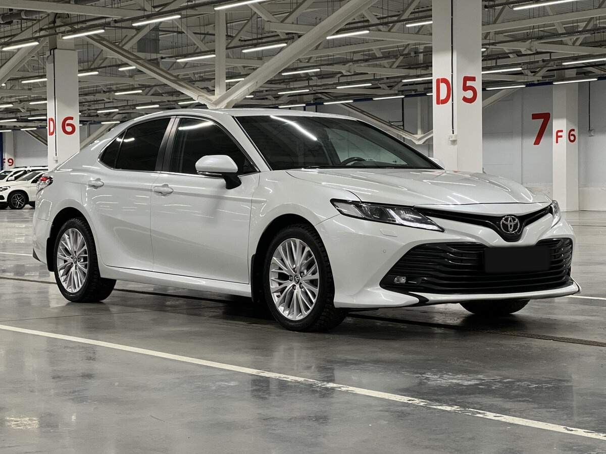 Купить Toyota Camry с пробегом. Фото: #2