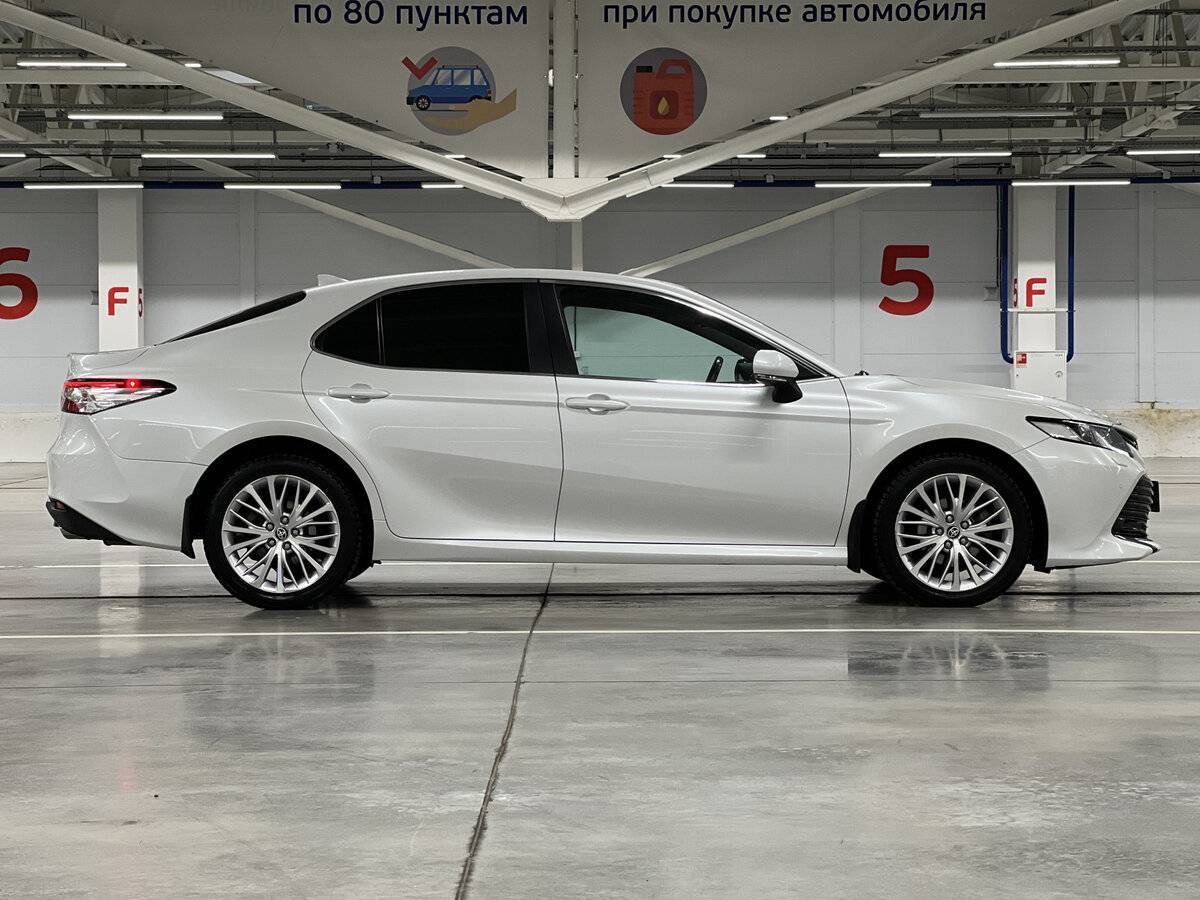 Купить Toyota Camry с пробегом. Фото: #3