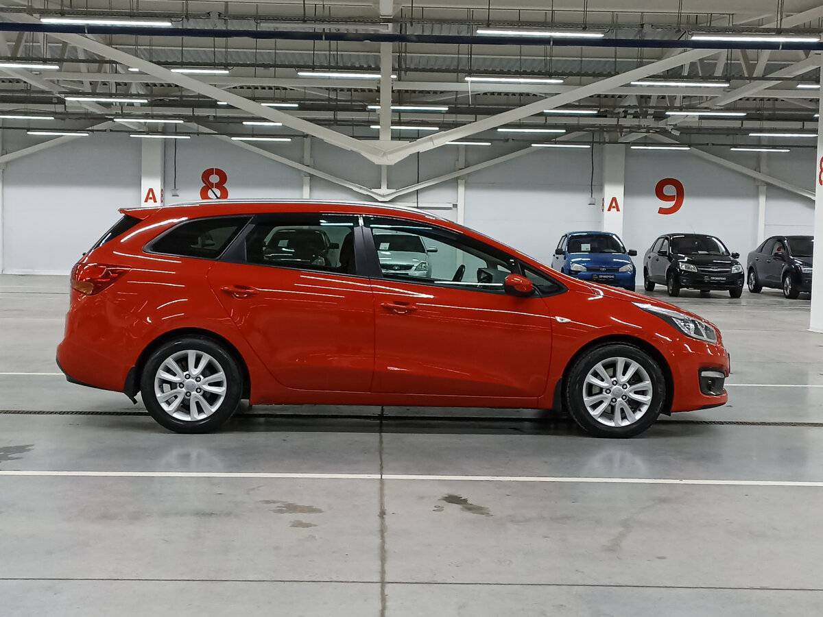 Купить Kia Ceed с пробегом. Фото: #3