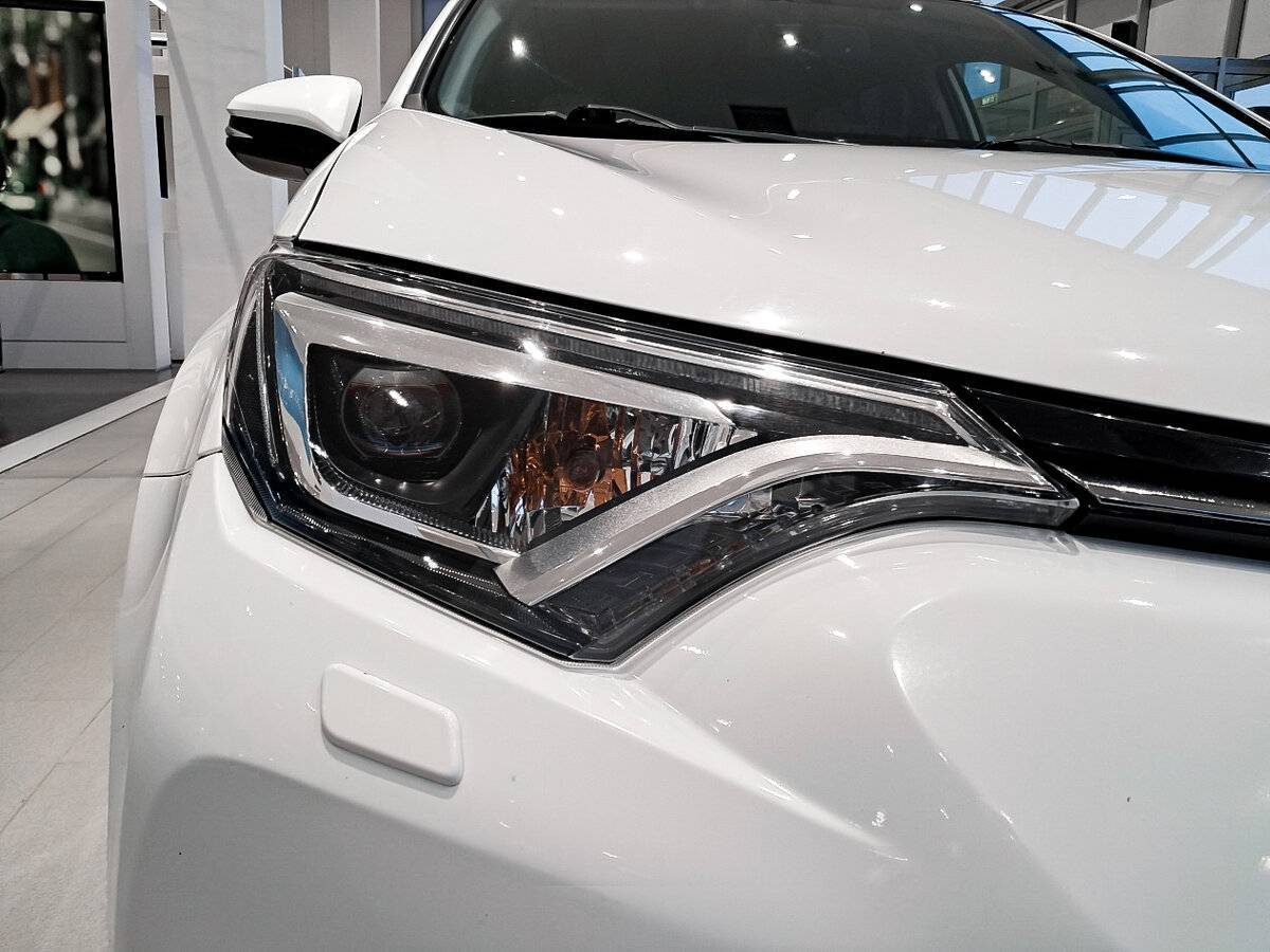 Купить Toyota RAV4 с пробегом. Фото: #16