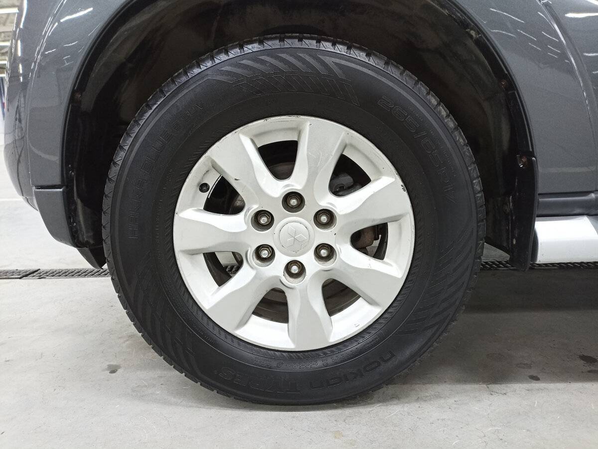 Купить Mitsubishi Pajero с пробегом. Фото: #17