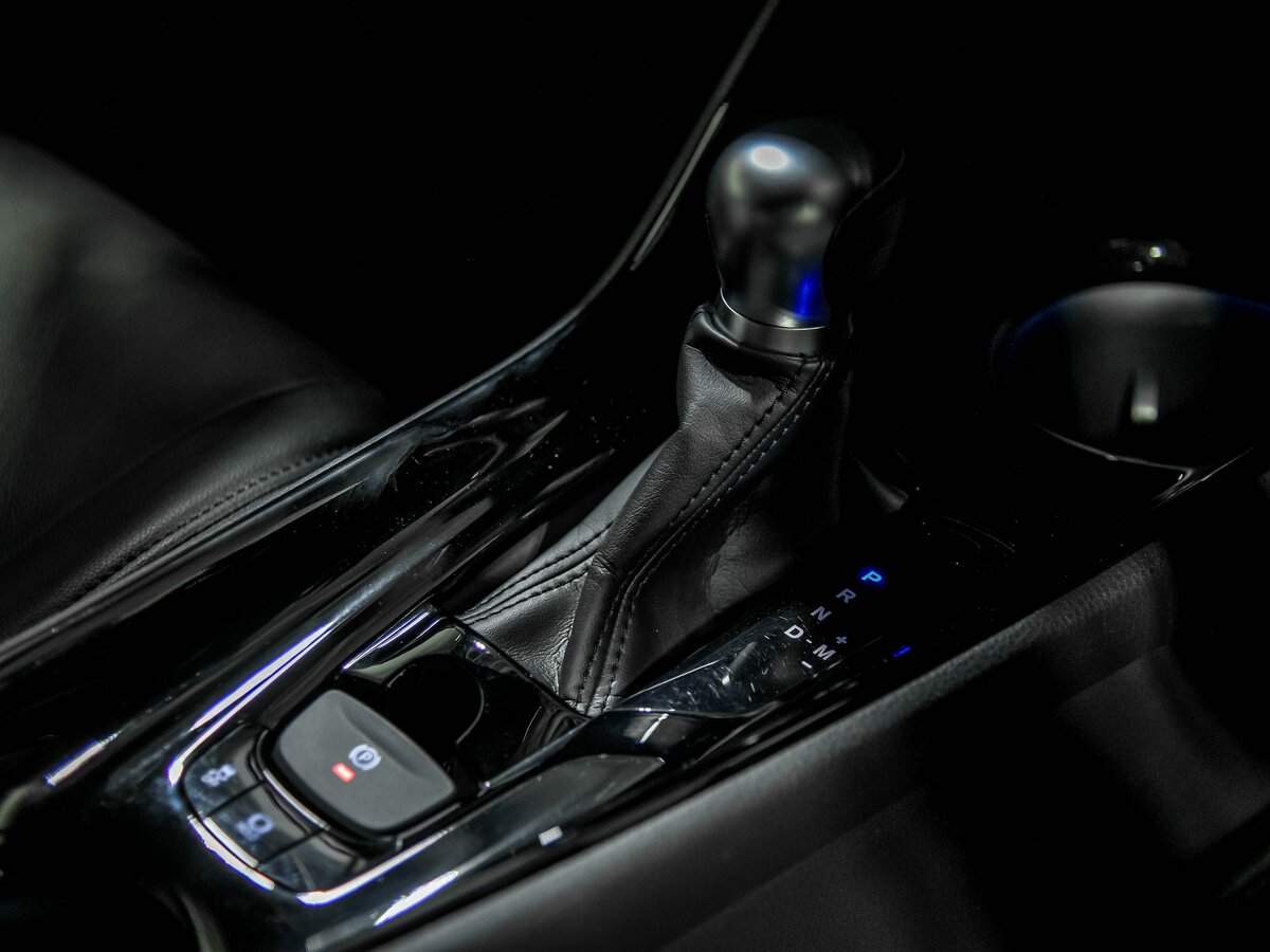 Купить Toyota C-HR с пробегом. Фото: #13