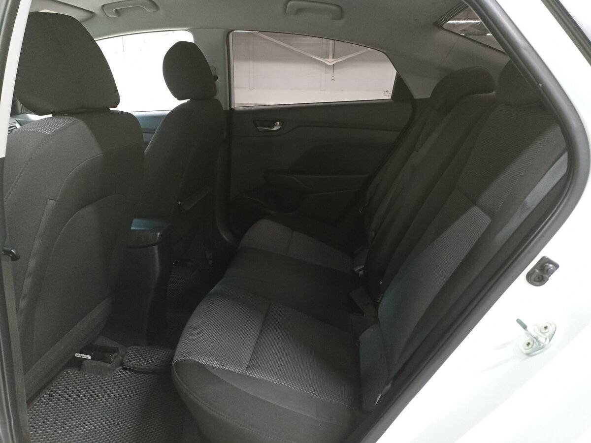 Купить Hyundai Solaris с пробегом. Фото: #11