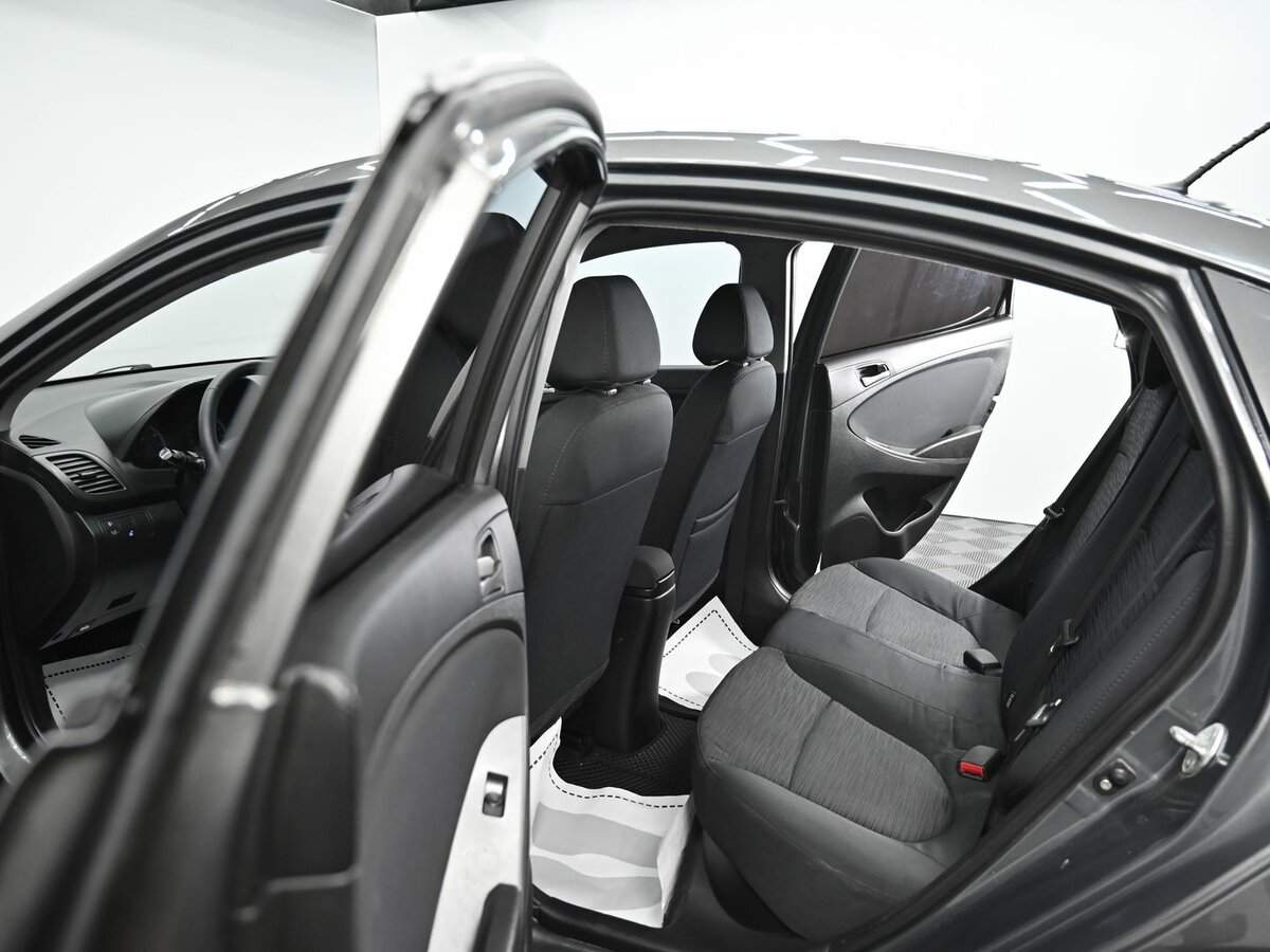 Купить Hyundai Solaris с пробегом. Фото: #14