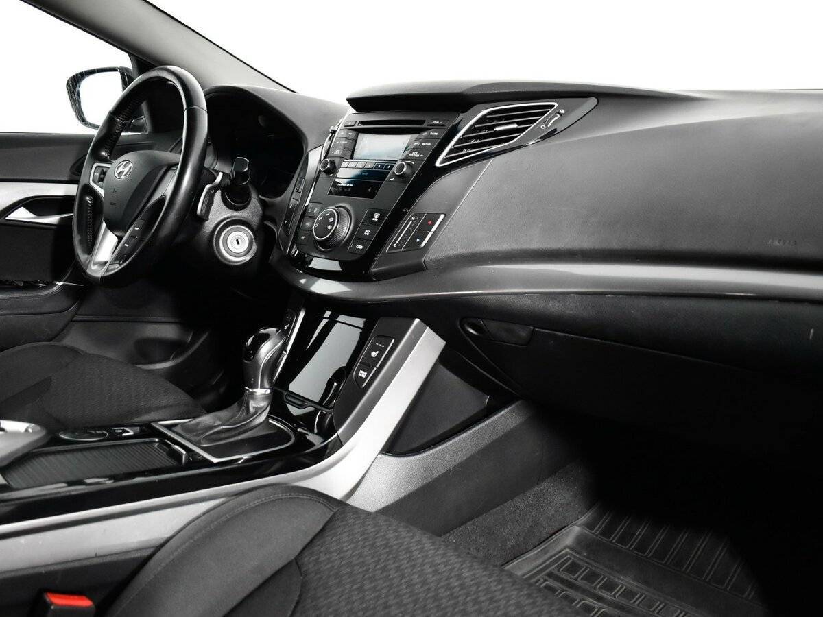 Купить Hyundai i40 с пробегом. Фото: #8