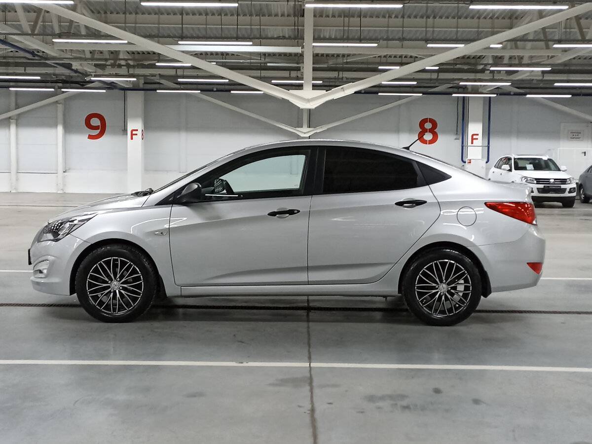 Купить Hyundai Solaris с пробегом. Фото: #7