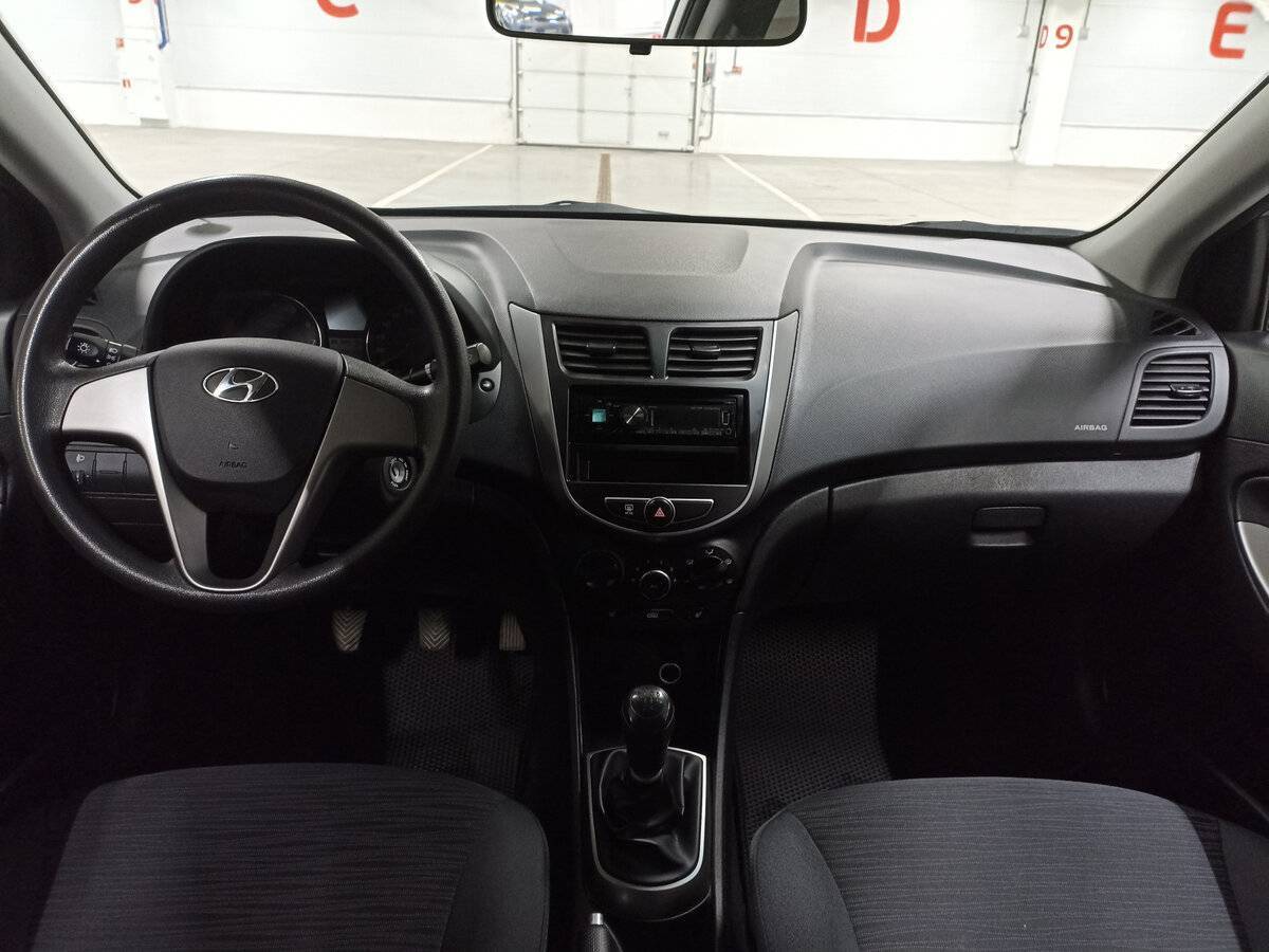 Купить Hyundai Solaris с пробегом. Фото: #13