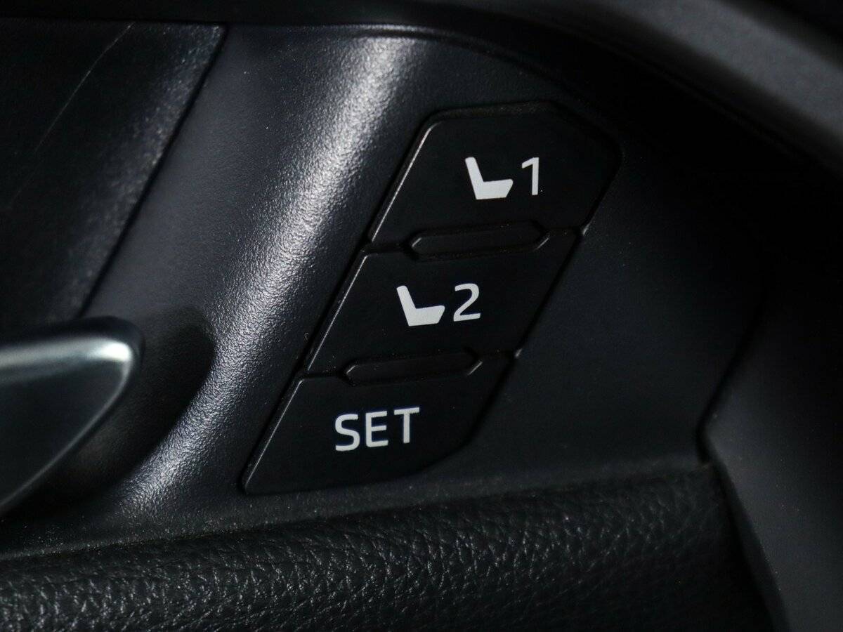 Купить Toyota RAV4 с пробегом. Фото: #15