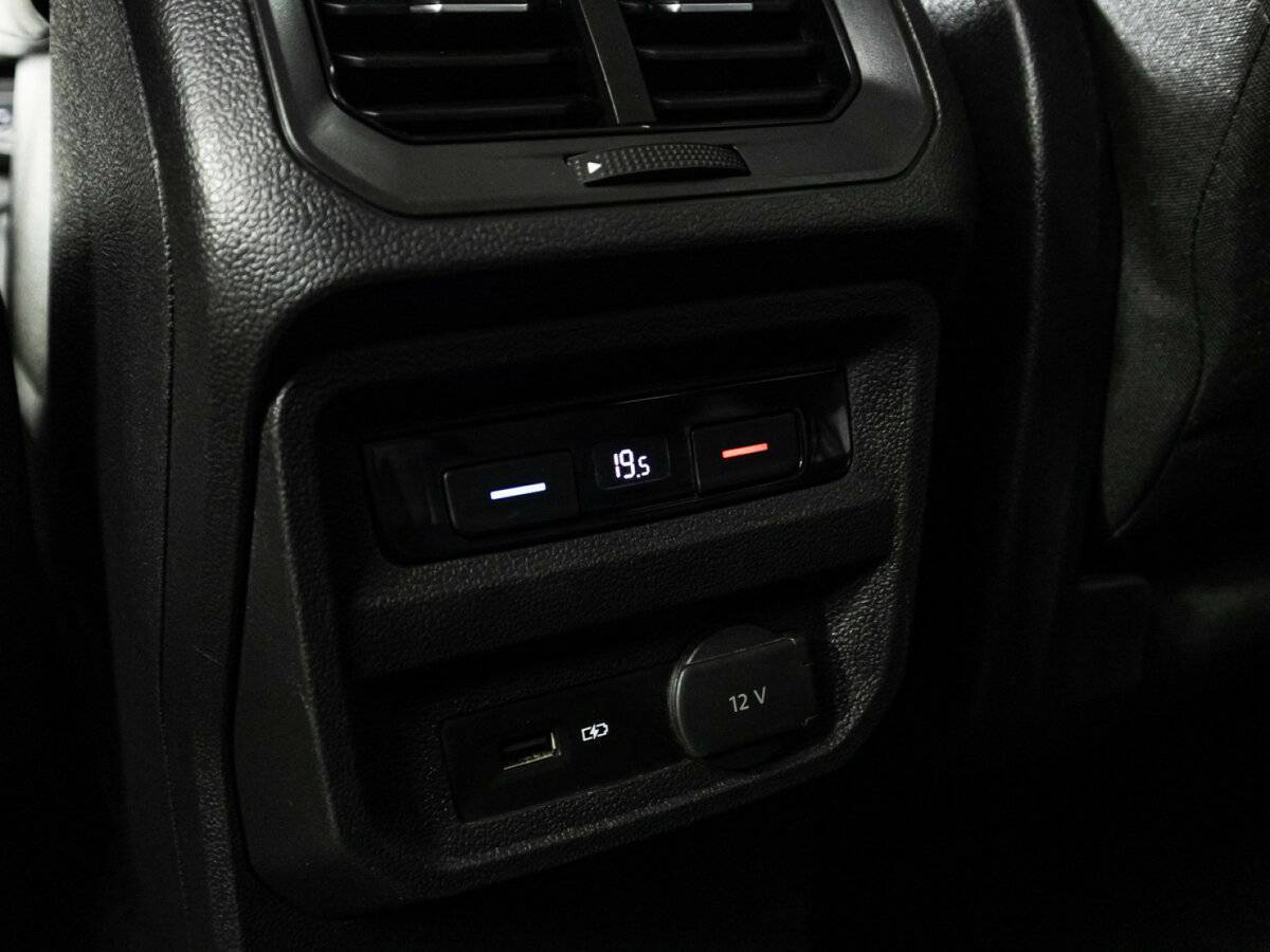 Купить Volkswagen Tiguan с пробегом. Фото: #21